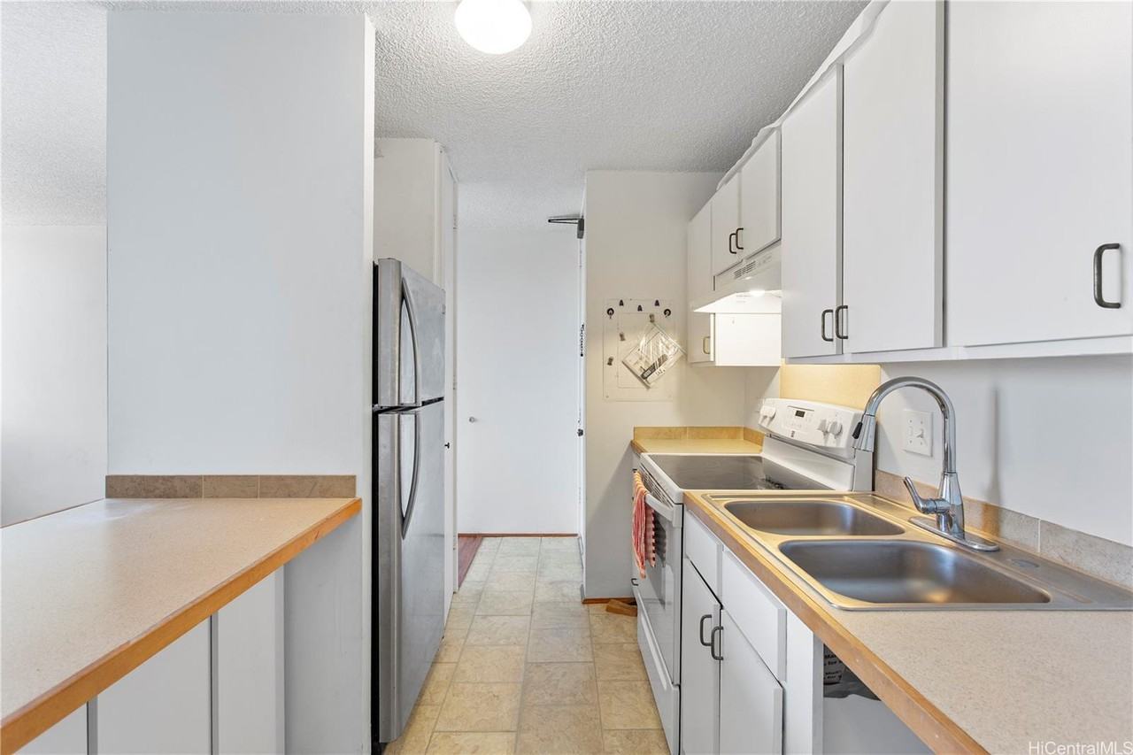 909 Ala Nanala St #1001 - Photo 4 of 11