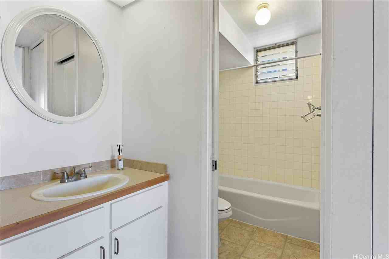 909 Ala Nanala St #1001 - Photo 7 of 11