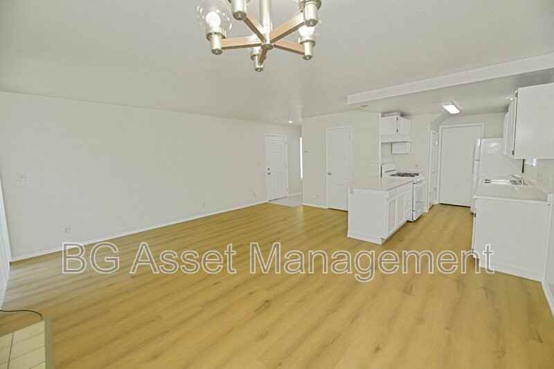 810 3rd St - Photo 3 of 30