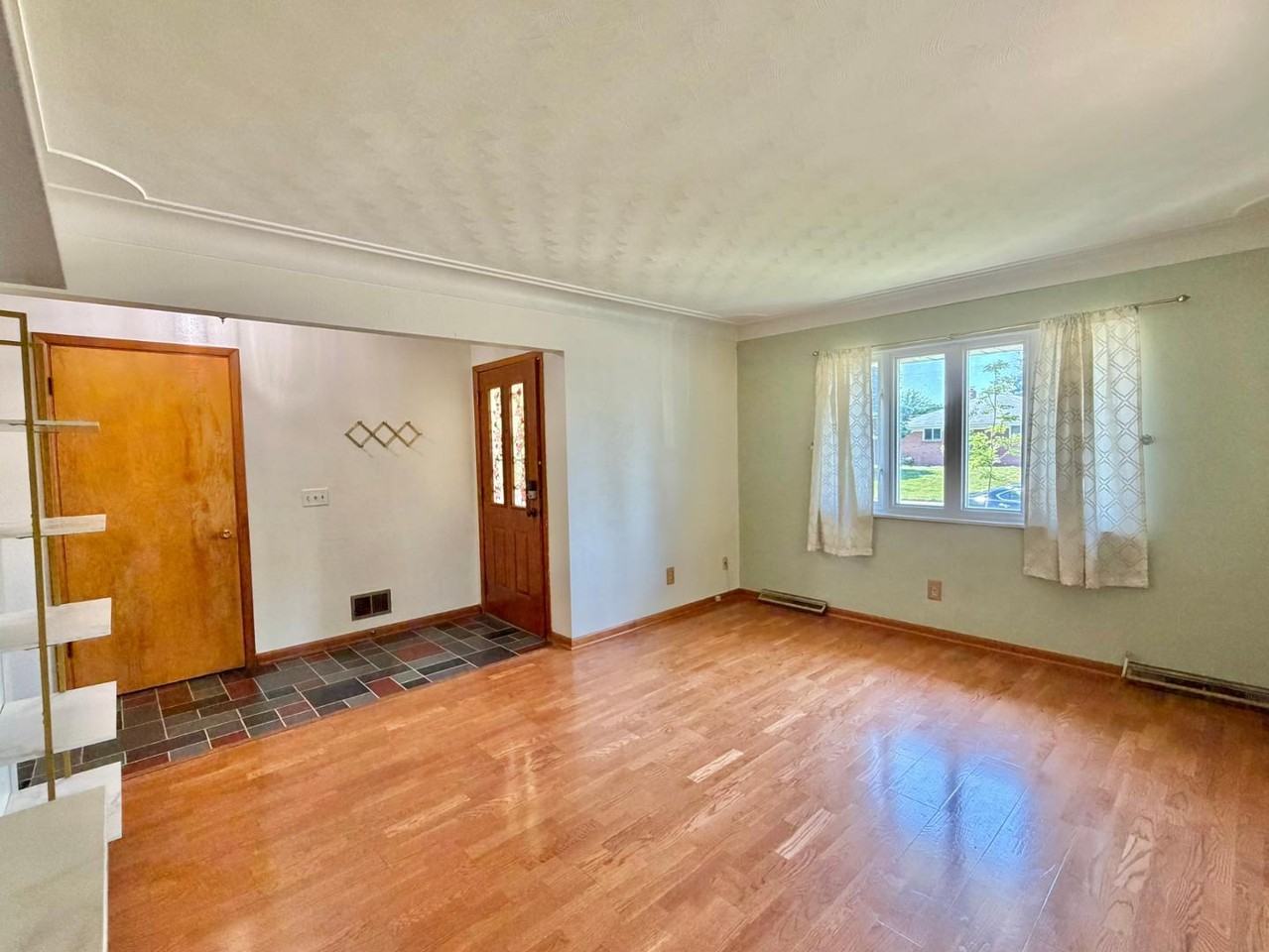 4416 282nd St - Photo 3 of 30