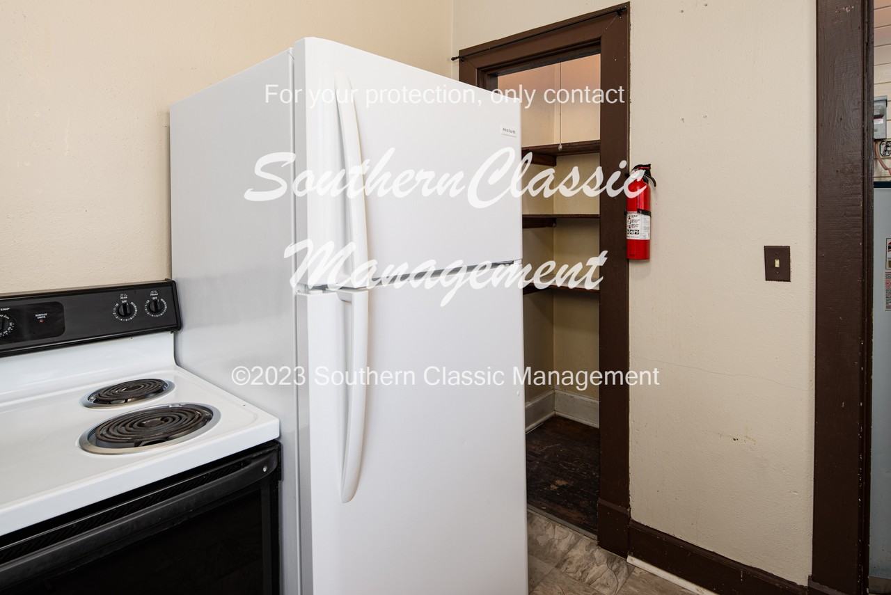 460 Baldwin Ave - Photo 6 of 14