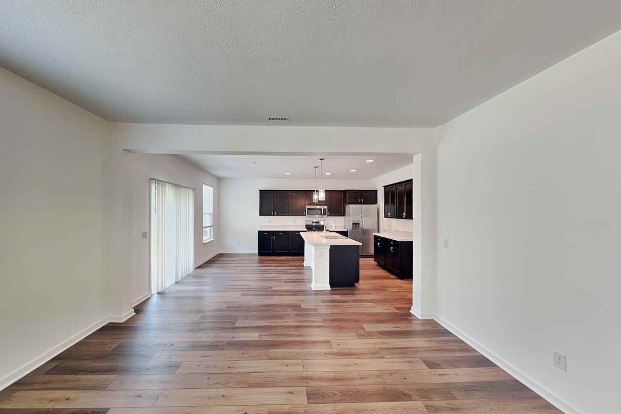 10506 Broadford St - Photo 2 of 18