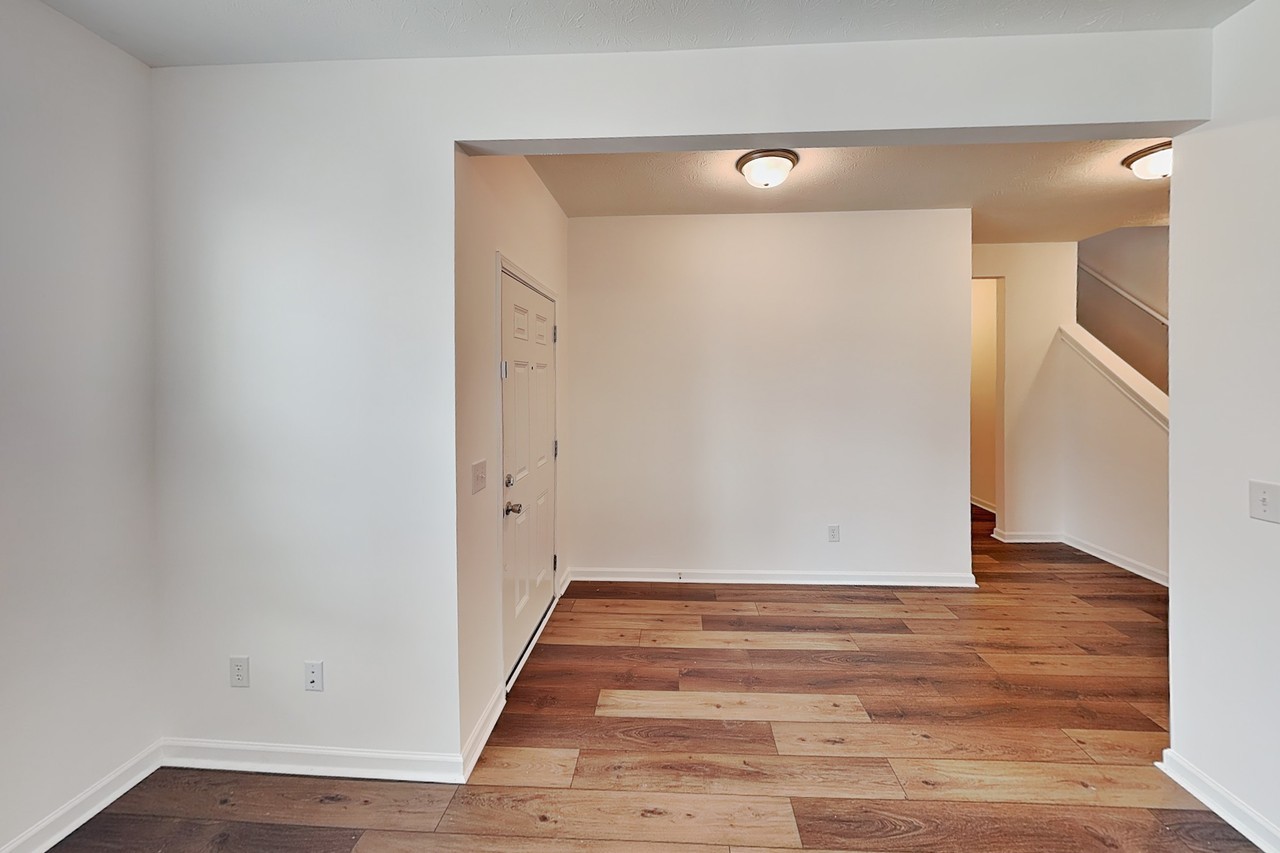 10506 Broadford St - Photo 5 of 18