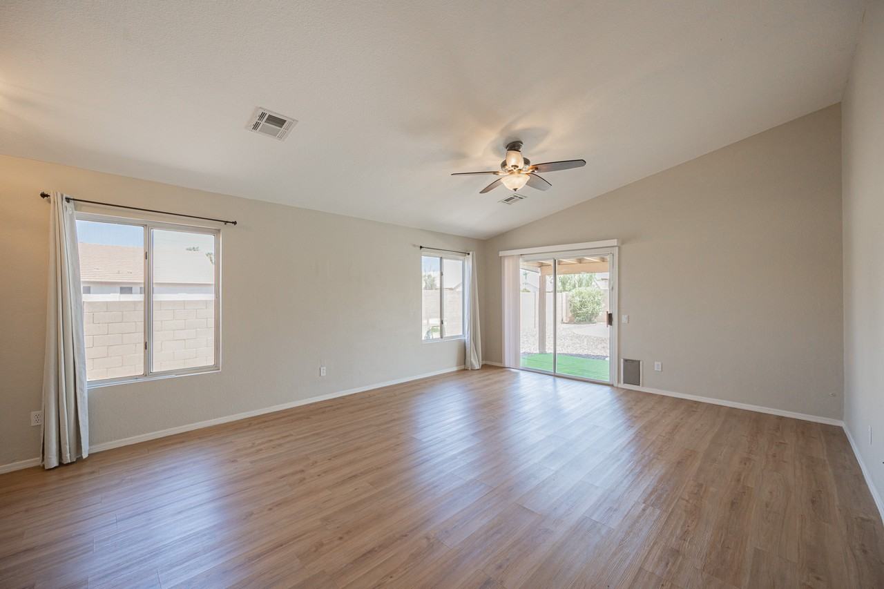 1710 E Oakland St - Photo 5 of 26