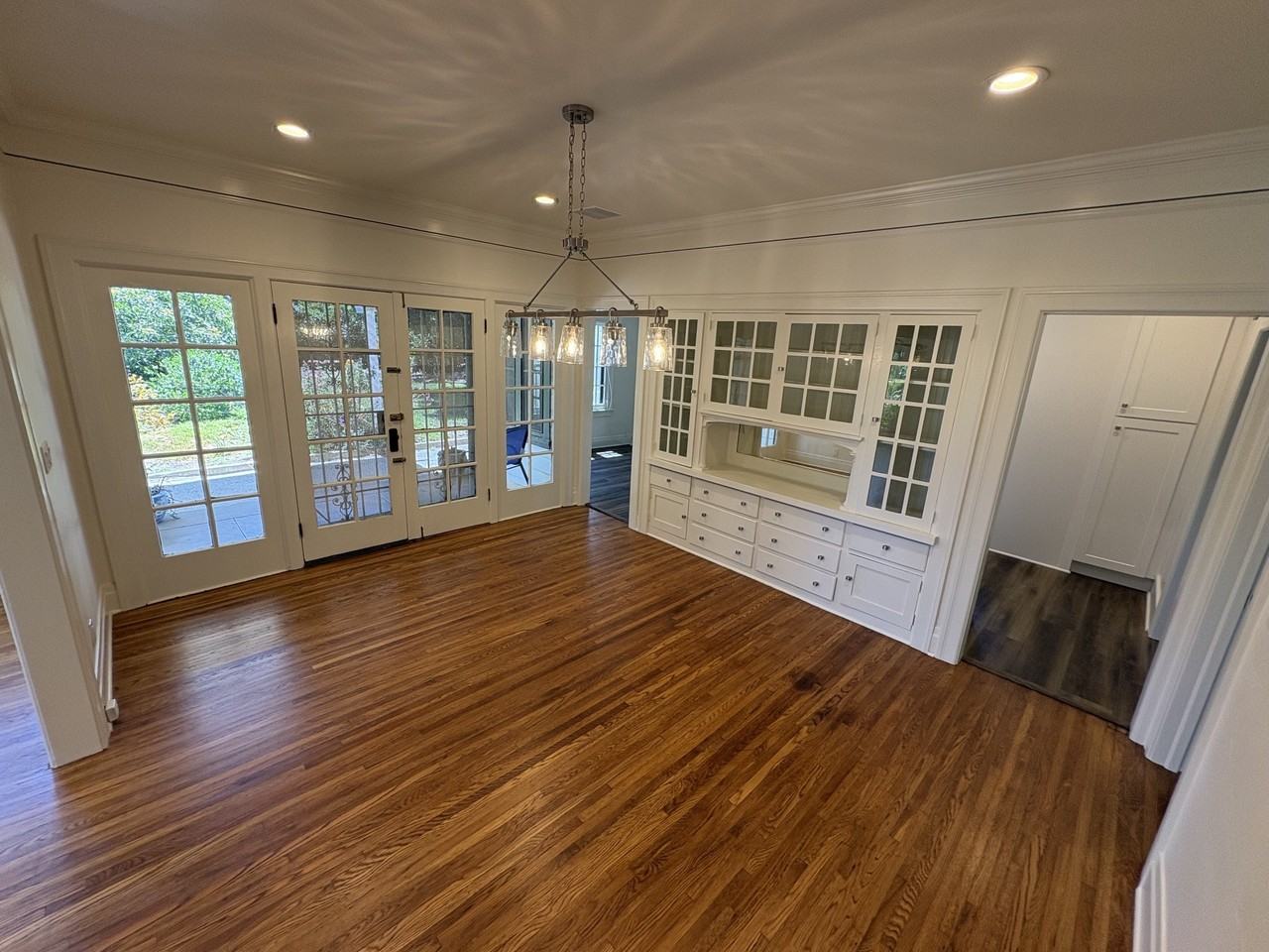 10435 Telegraph Rd - Photo 4 of 47