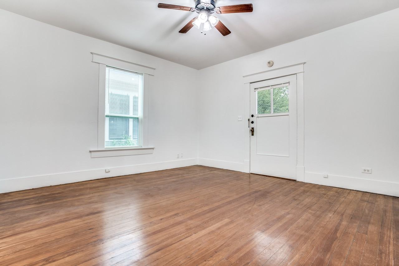 450 W Canty St - Photo 3 of 12