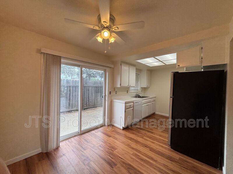 2515 Merrychase Dr #S - Photo 3 of 14
