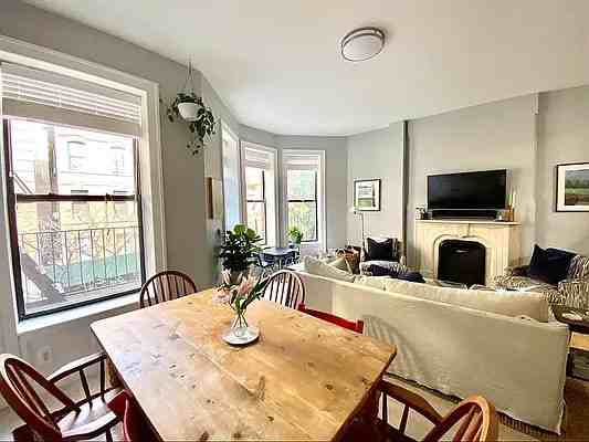 208 W 83rd St - Photo 2 of 12