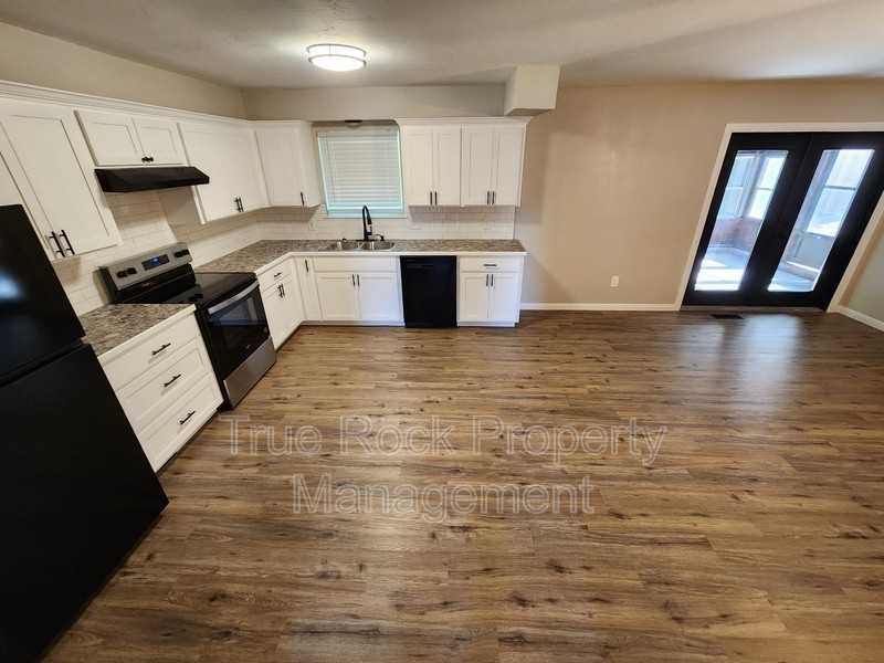 13770 County Road 3614 - Photo 4 of 19