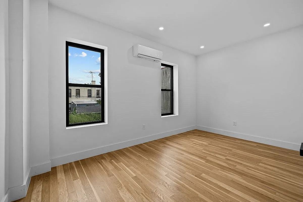 371 Grant Ave - Photo 7 of 12