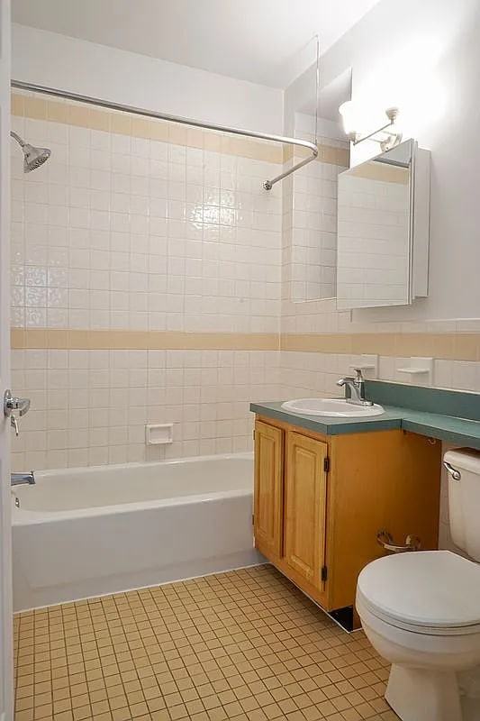 371 W 117th St - Photo 7 of 8