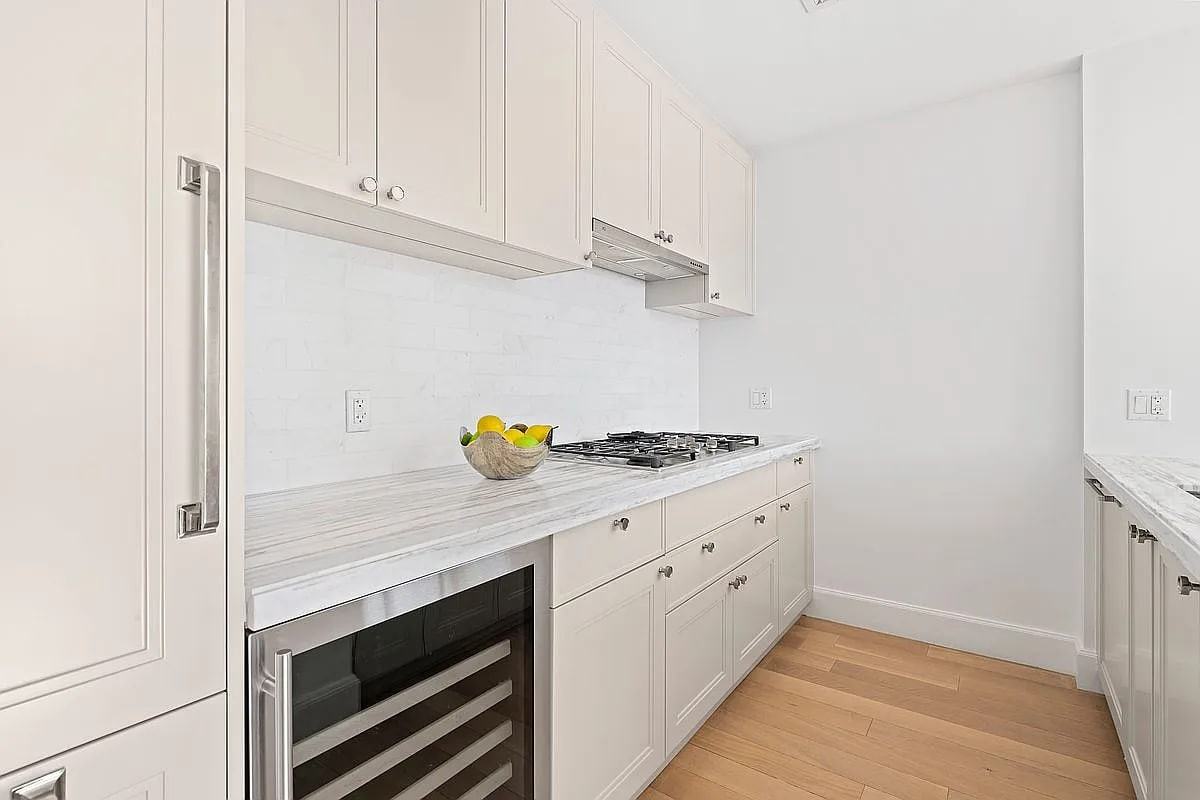 389 E 89th St - Photo 2 of 9