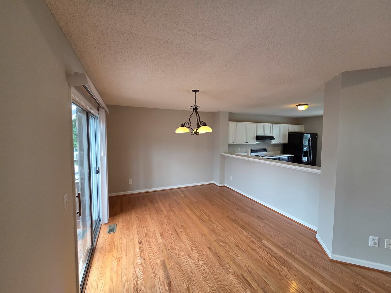 549 Mountain Lake Dr - Photo 3 of 29
