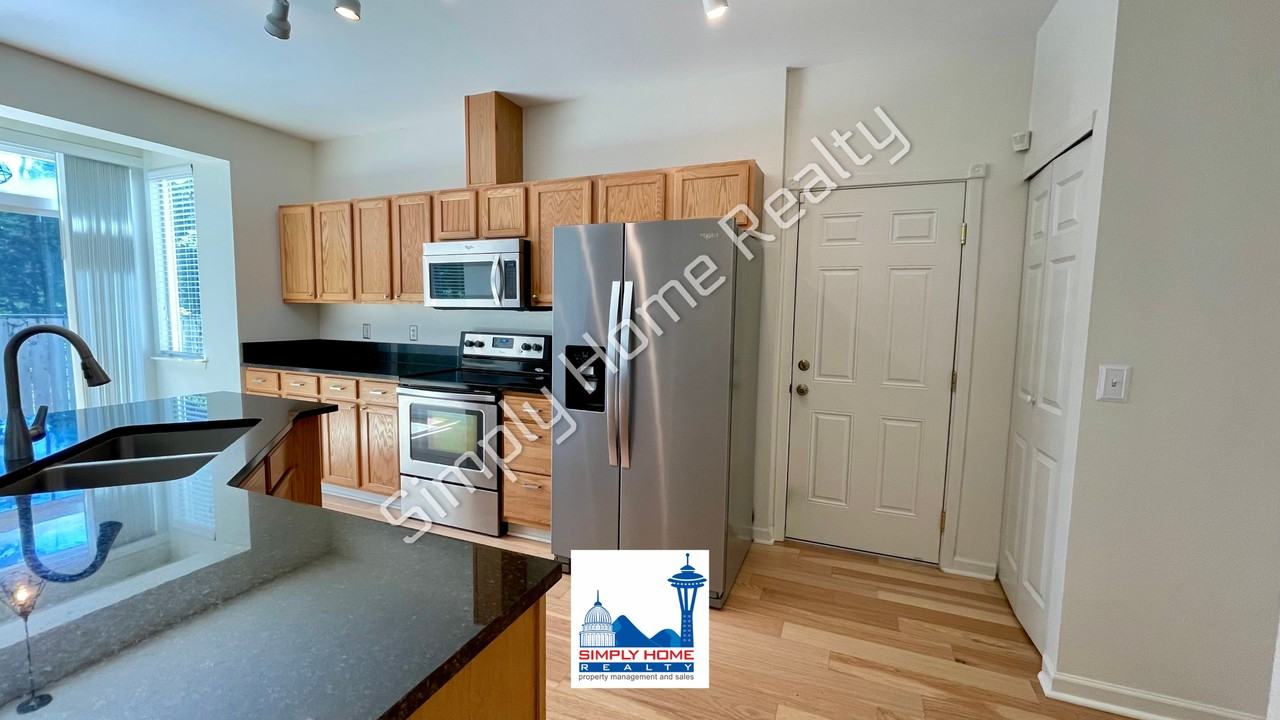 6733 Steamer Dr Se - Photo 3 of 29