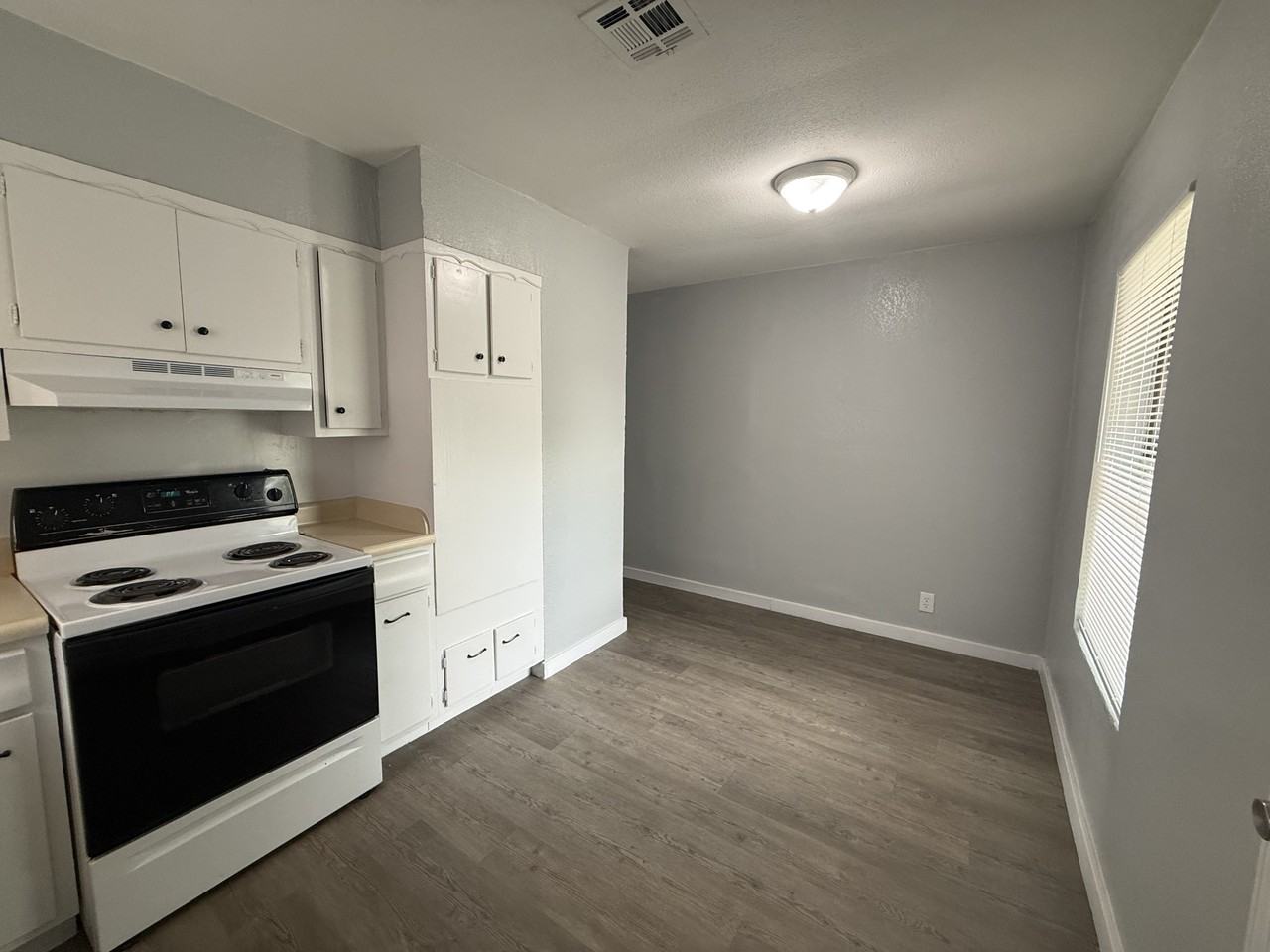 224 Nw 85th St - Photo 5 of 15