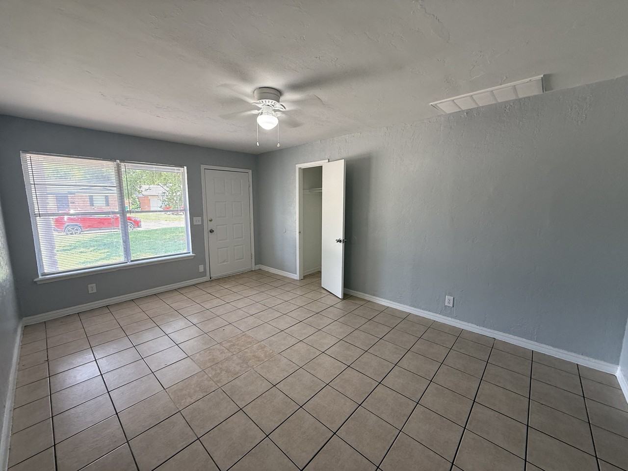 336 Nw 84th St - Photo 2 of 16