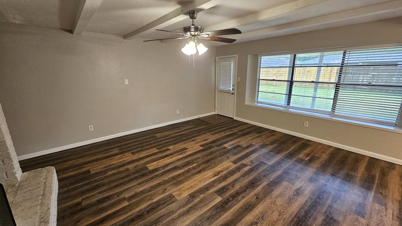 4410 Adonis Dr - Photo 3 of 20