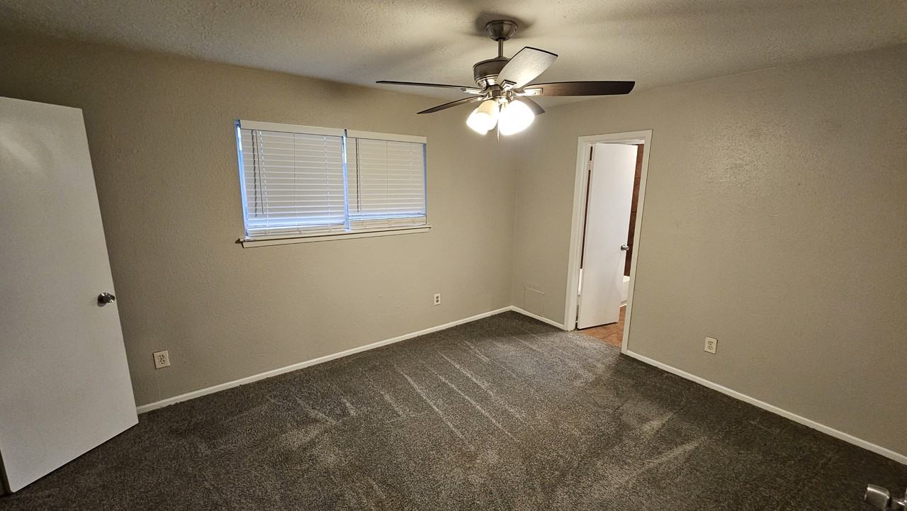 4410 Adonis Dr - Photo 5 of 20