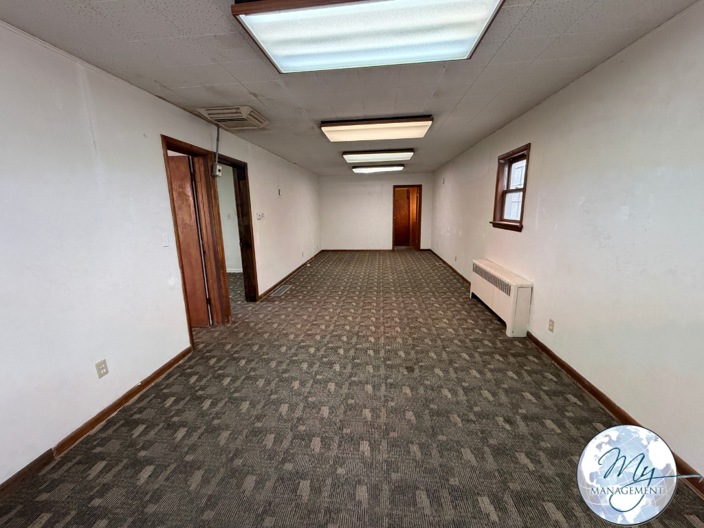 213 N Lincoln Ave - Photo 2 of 10