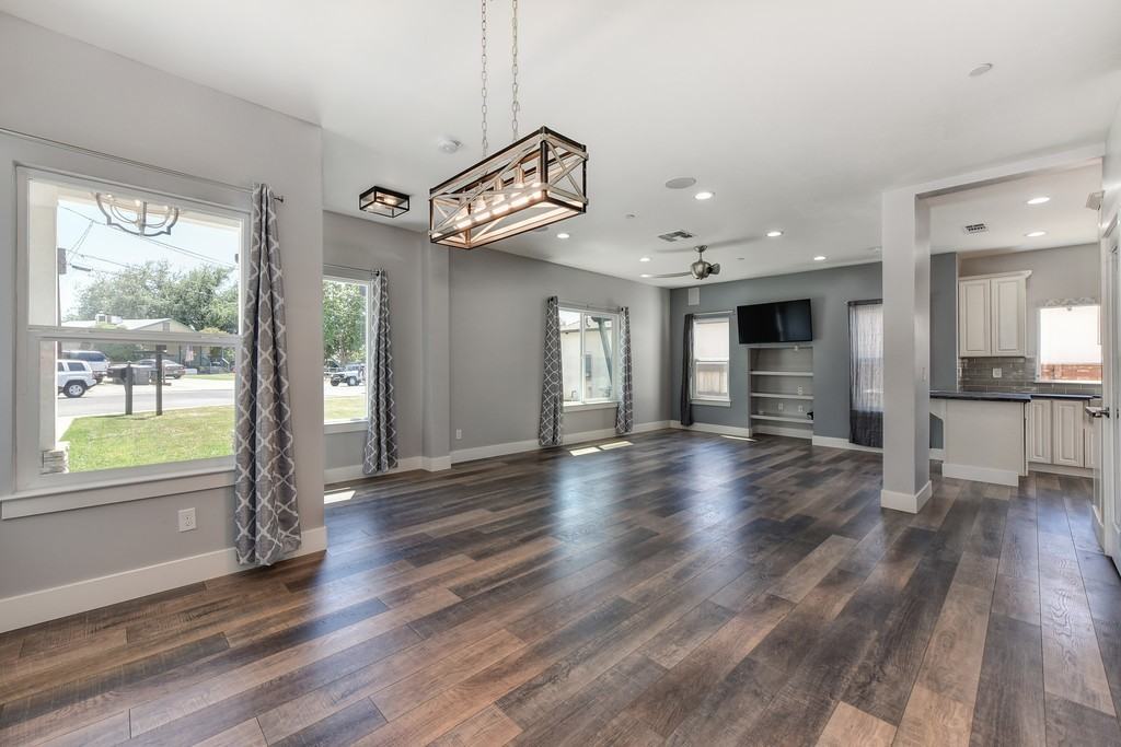 4121 Pine St - Photo 3 of 9