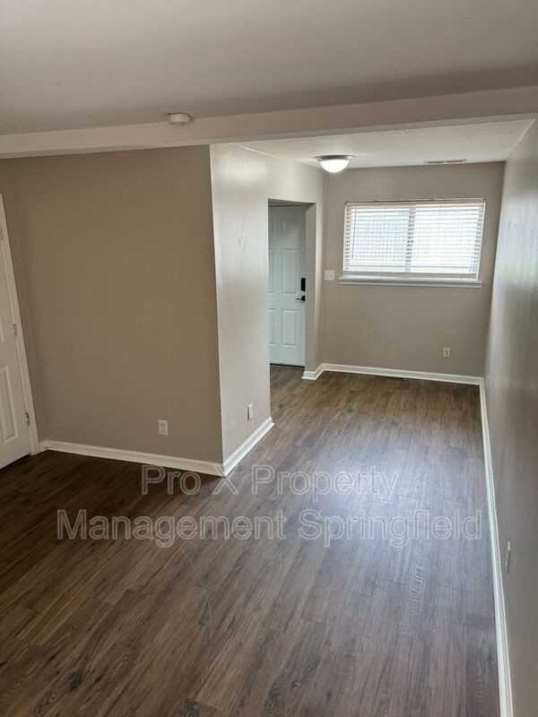 2929 E University St #6 - Photo 2 of 21