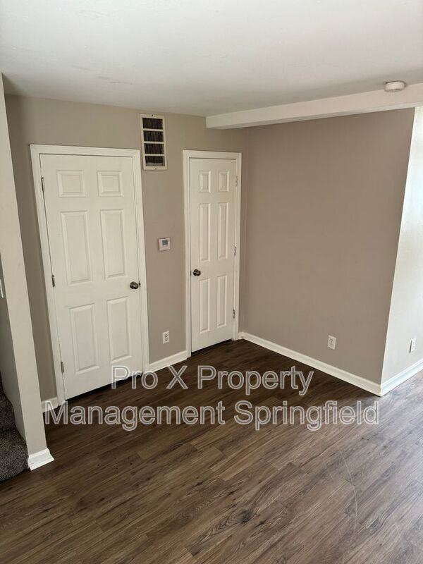 2929 E University St #6 - Photo 3 of 21