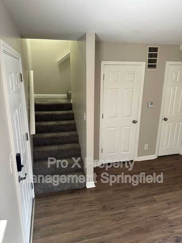 2929 E University St #6 - Photo 4 of 21
