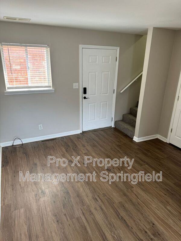 2929 E University St #6 - Photo 6 of 21