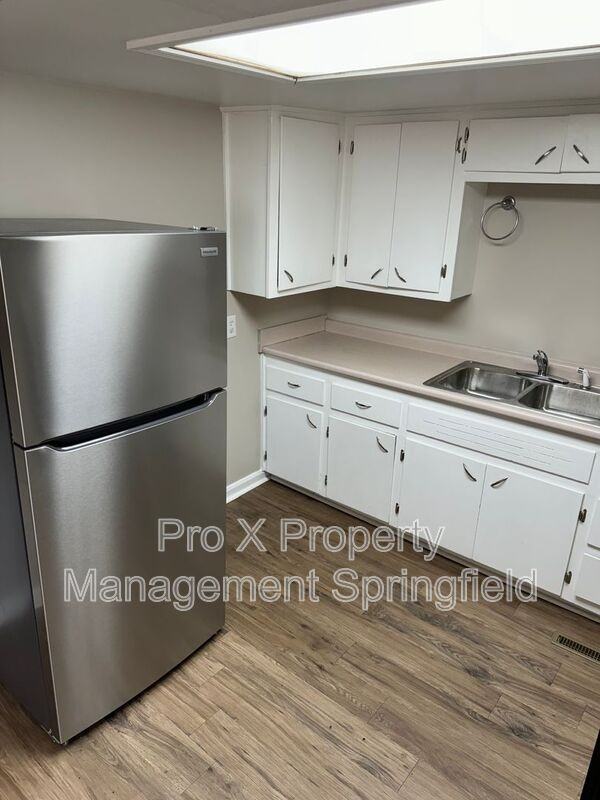 2929 E University St #6 - Photo 4 of 22