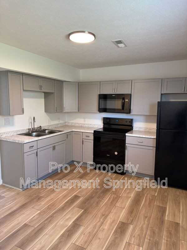 615 E Bain St - Photo 5 of 18