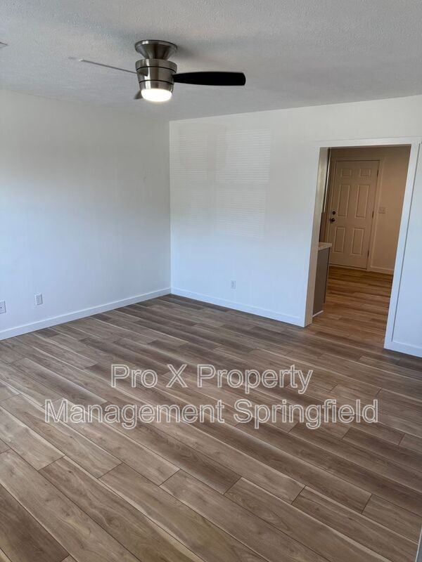 615 E Bain St - Photo 2 of 18