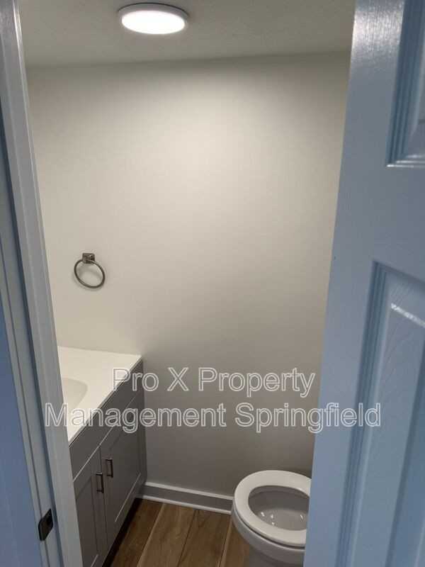 615 E Bain St - Photo 7 of 18