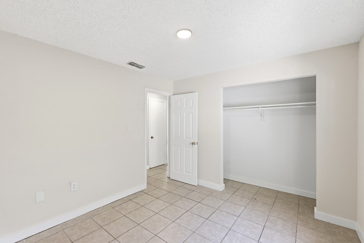 1725 Birchwood Cir - Photo 7 of 12