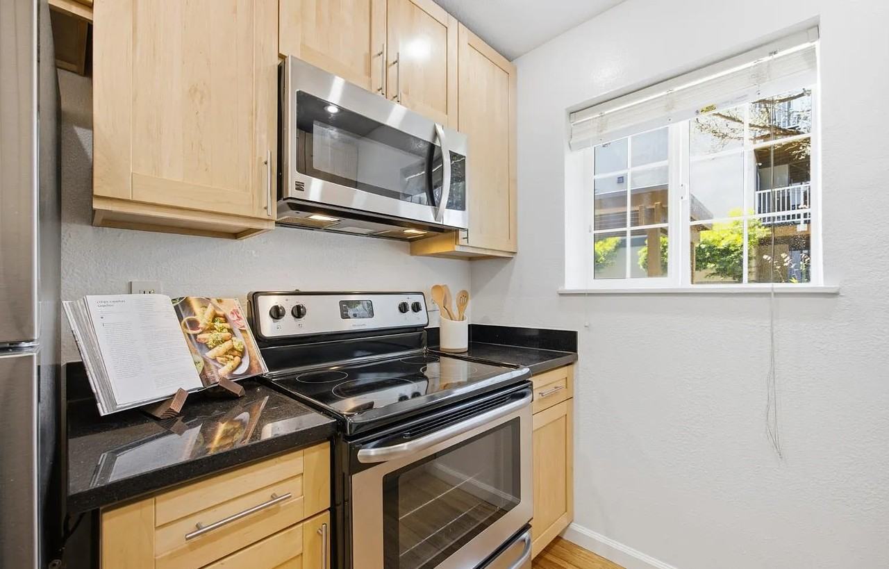 1004 San Antonio Cir #109 - Photo 5 of 11