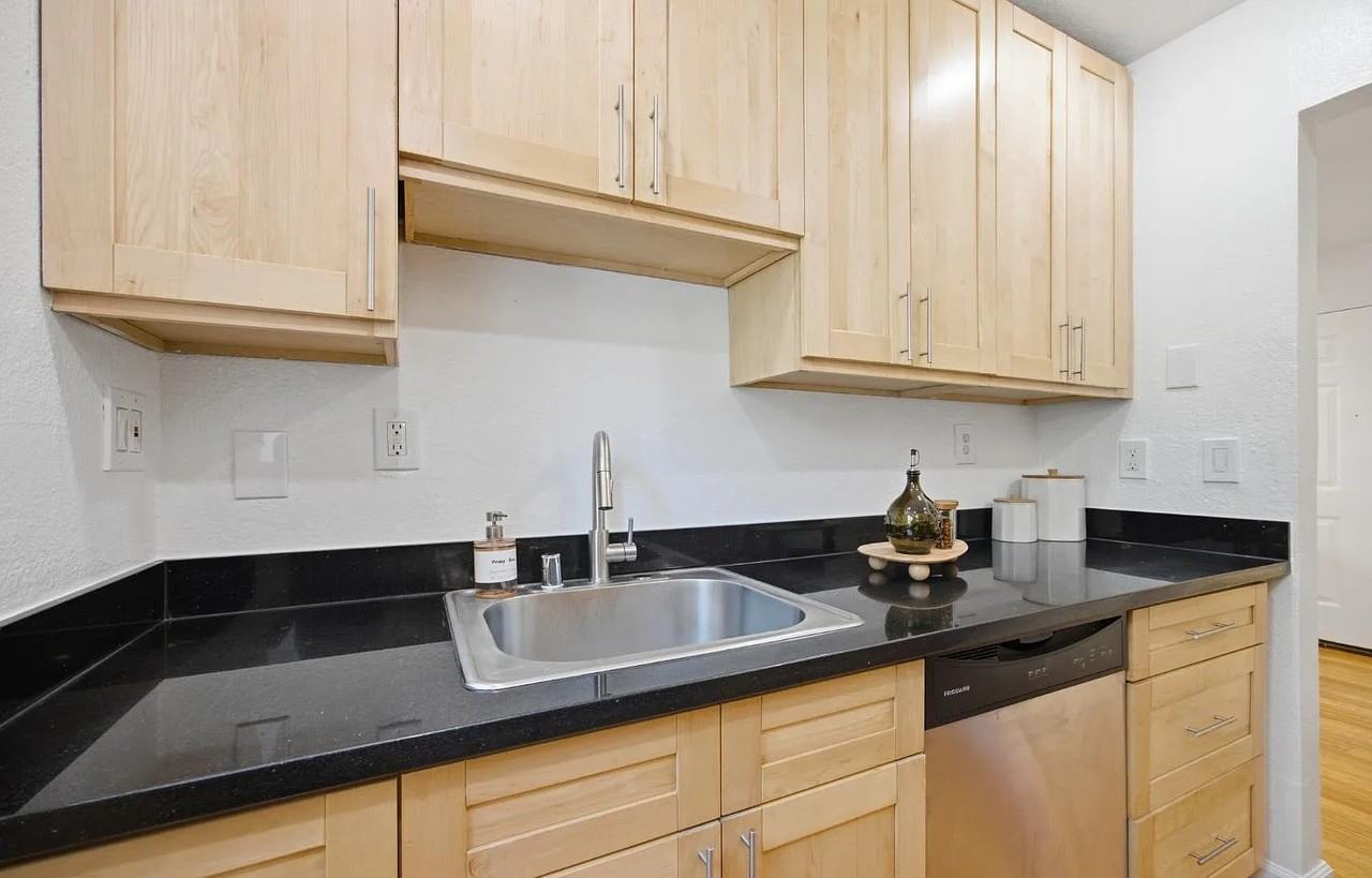 1004 San Antonio Cir #109 - Photo 6 of 11