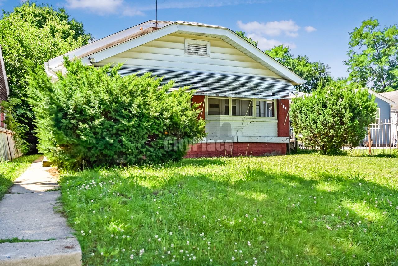 1465 W 34th St - Photo 4 of 15