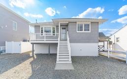 1827 Washington Ave - Photo 1 of 1