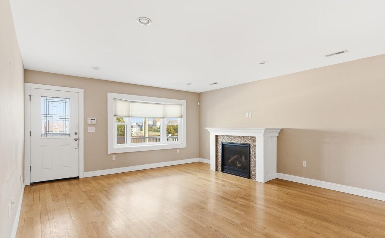 1827 Washington Ave - Photo 5 of 23