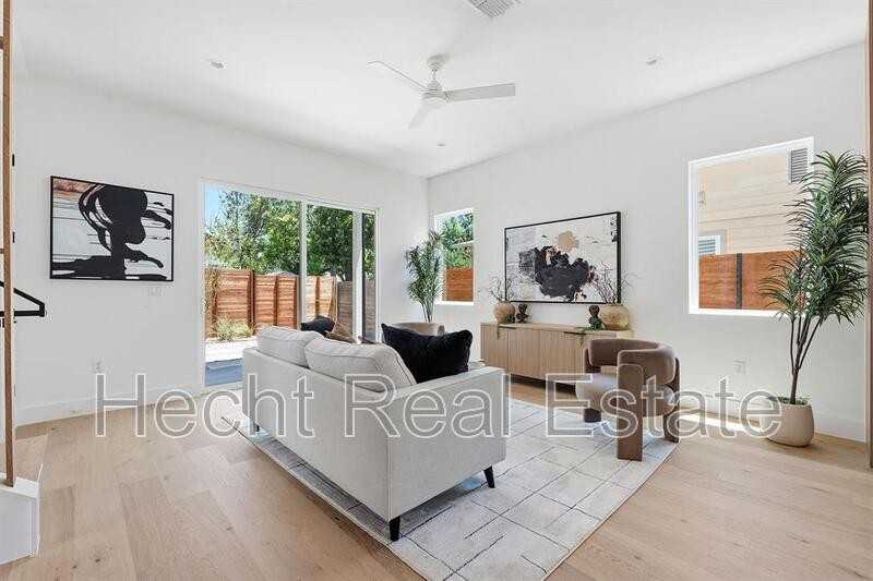 502 Normandy St - Photo 5 of 19