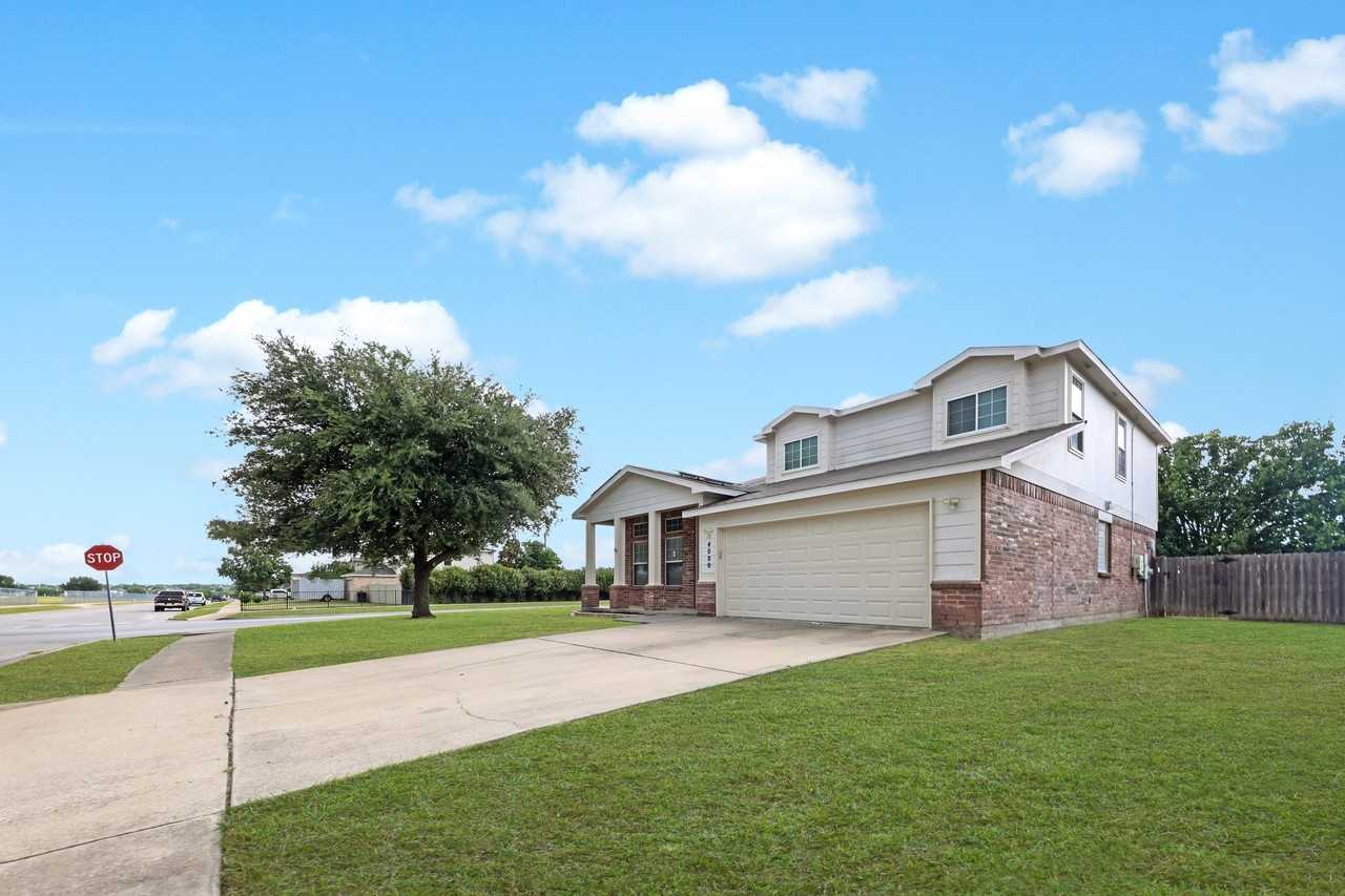 4000 Bull Run Dr - Photo 2 of 24