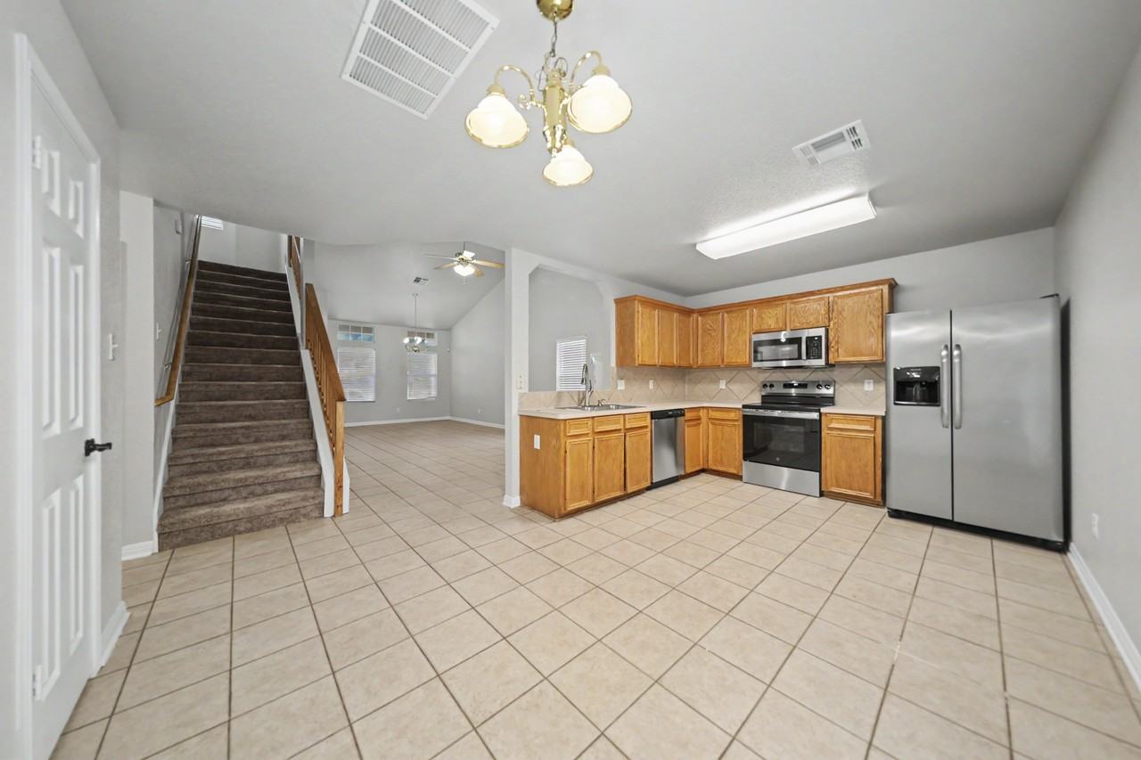 4000 Bull Run Dr - Photo 4 of 24
