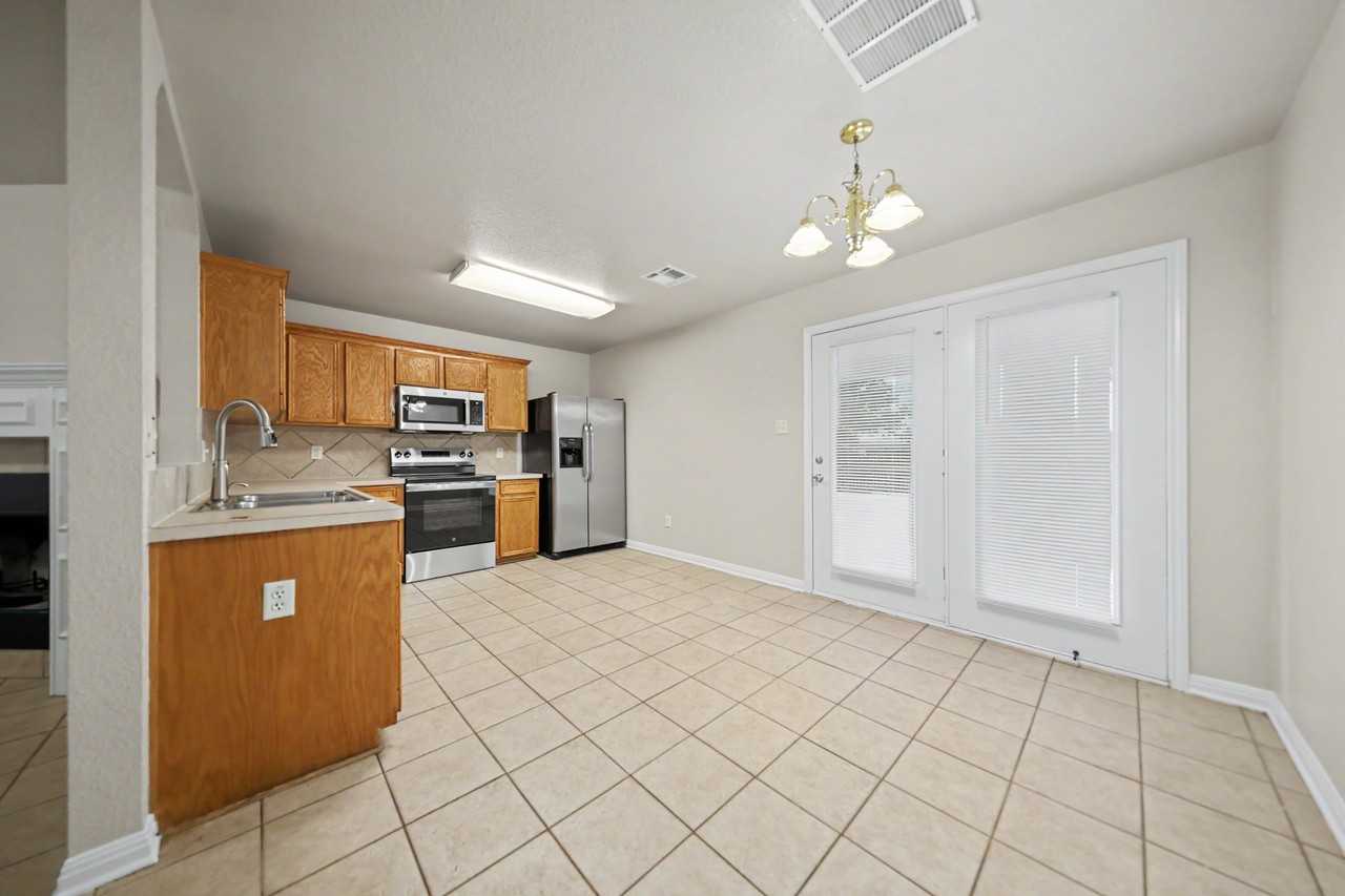 4000 Bull Run Dr - Photo 5 of 24
