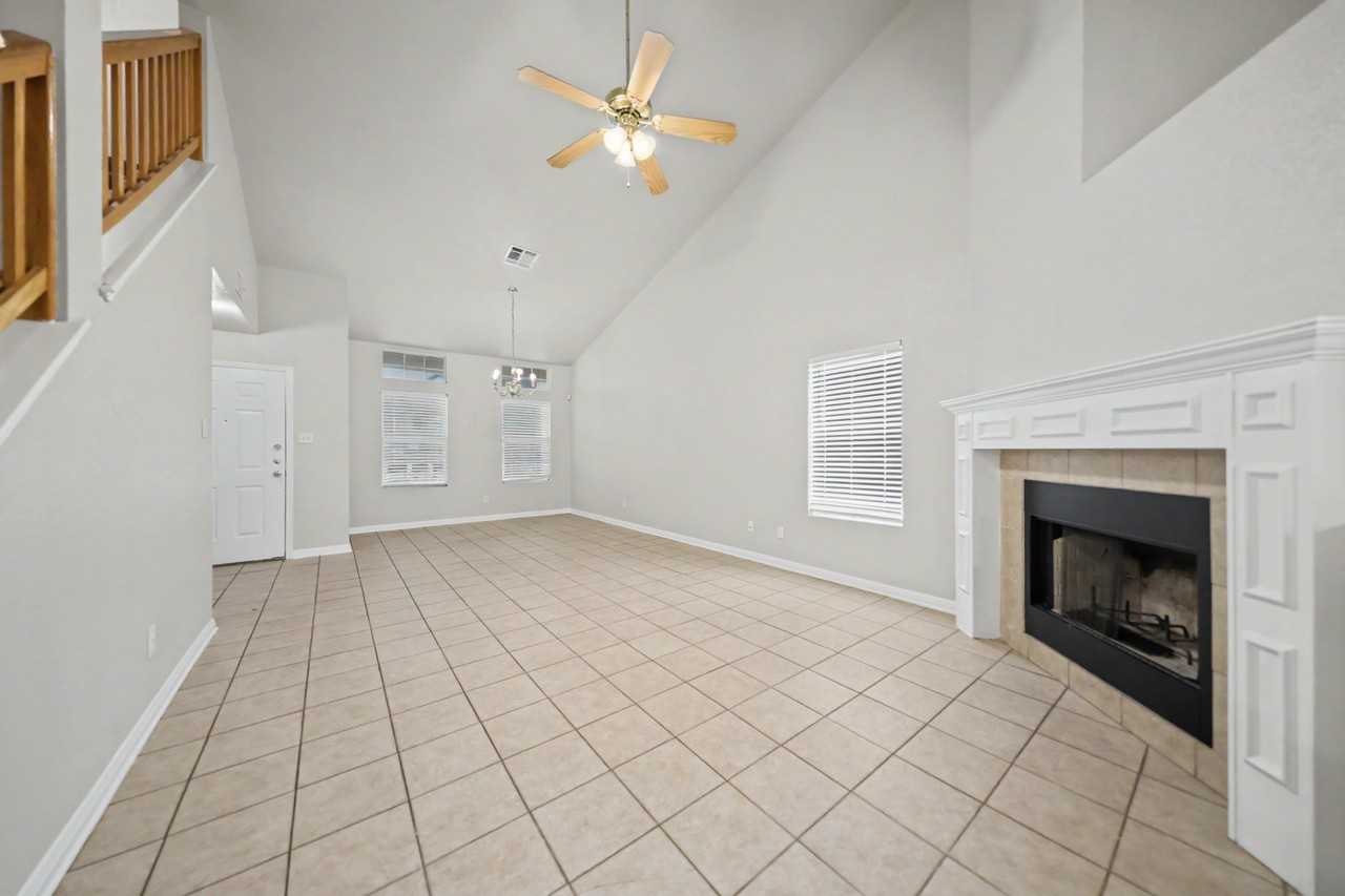 4000 Bull Run Dr - Photo 6 of 24