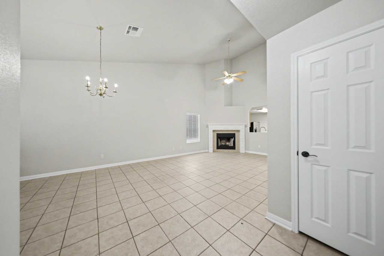 4000 Bull Run Dr - Photo 7 of 24