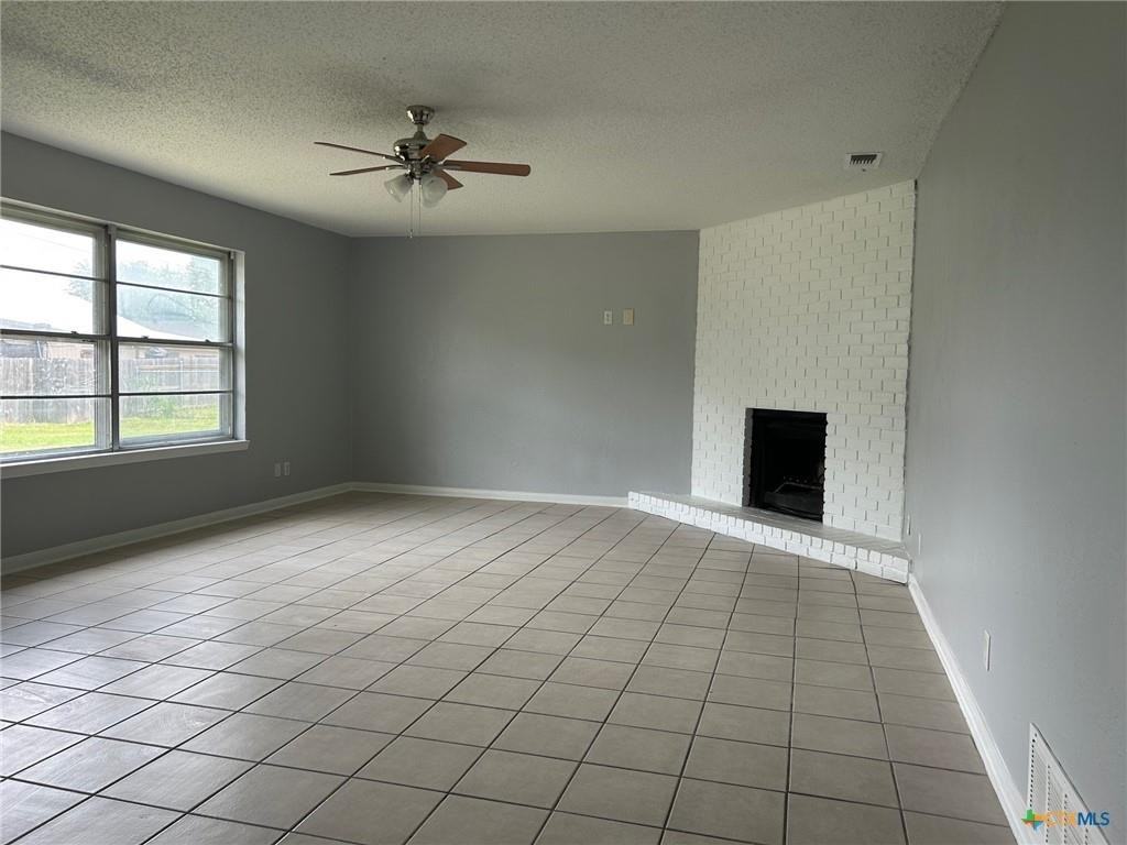 2006 Ruiz Dr - Photo 5 of 25