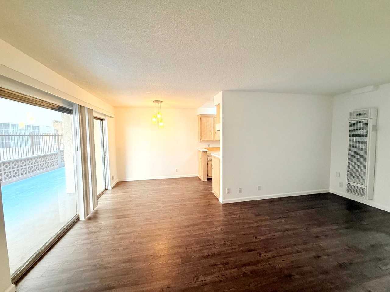 828 4th St #104 - Photo 3 of 21