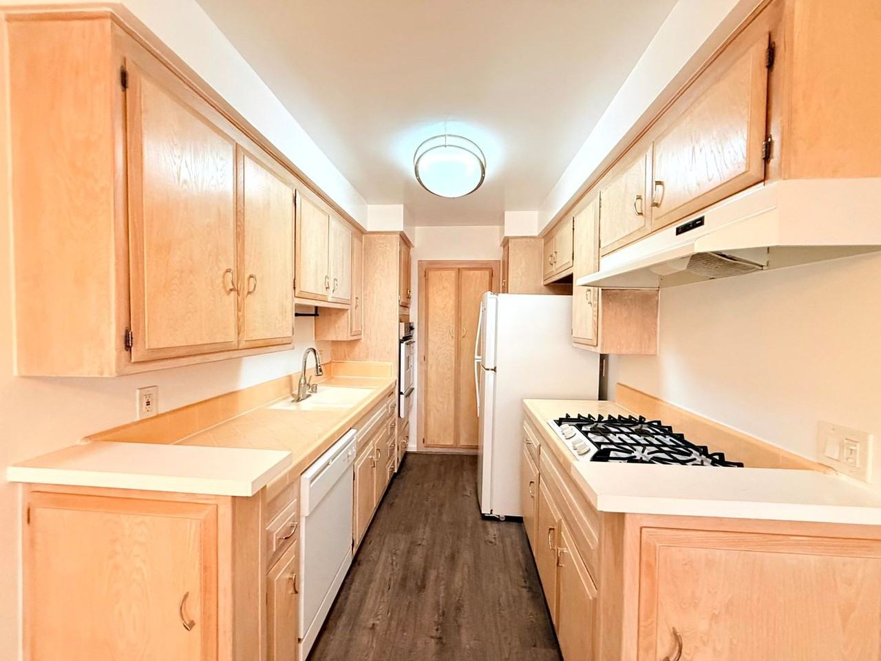 828 4th St #104 - Photo 6 of 21
