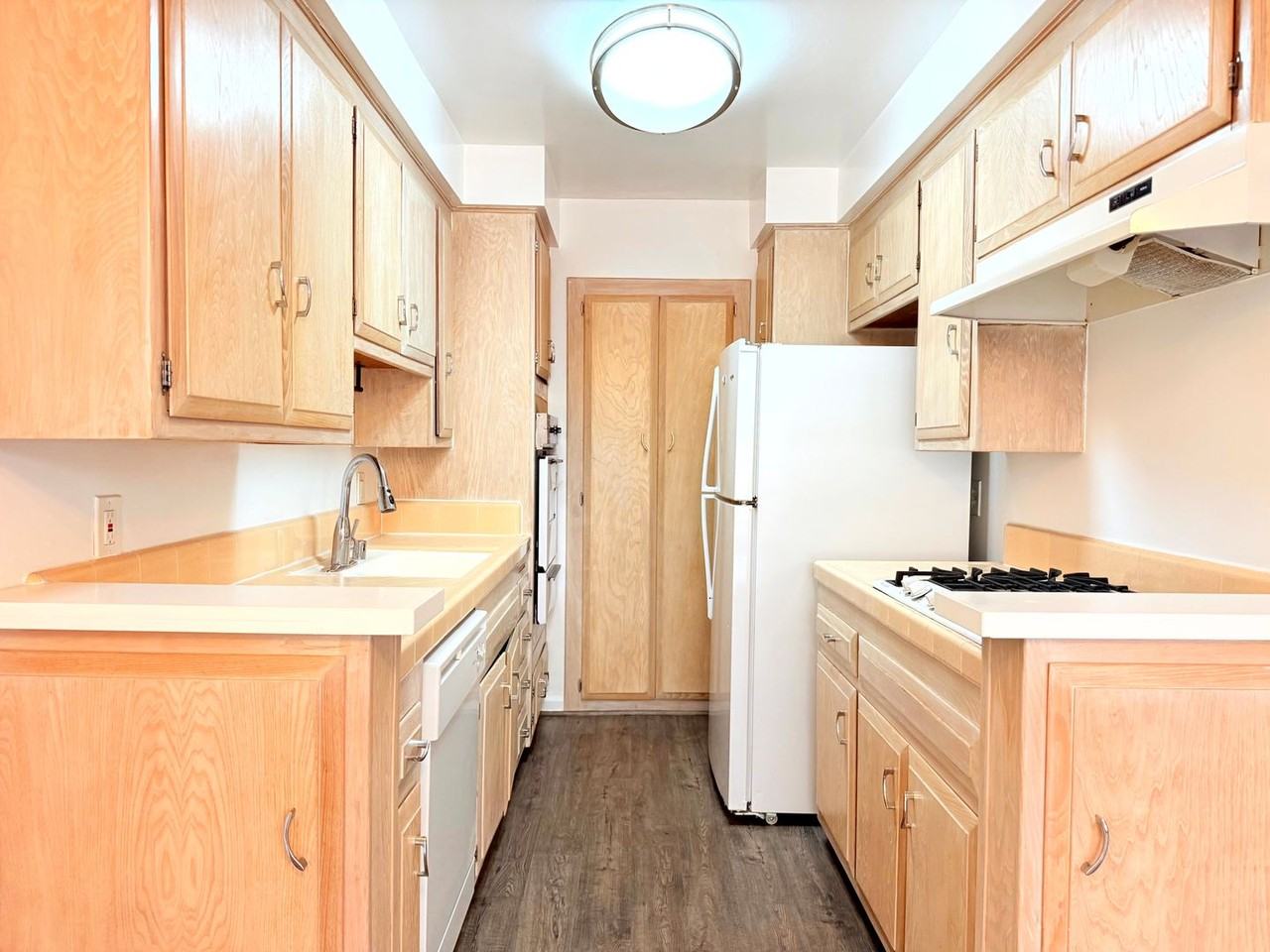 828 4th St #104 - Photo 7 of 21