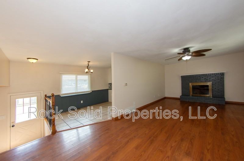 7231 Bomar Dr - Photo 6 of 31