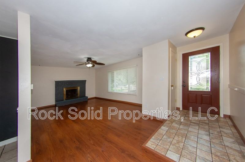 7231 Bomar Dr - Photo 7 of 31